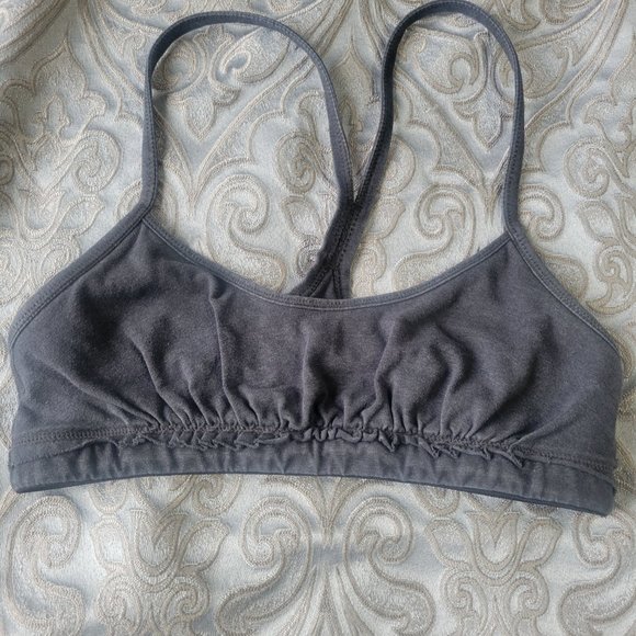 Lululemon sports bra size 6 - Picture 2 of 3